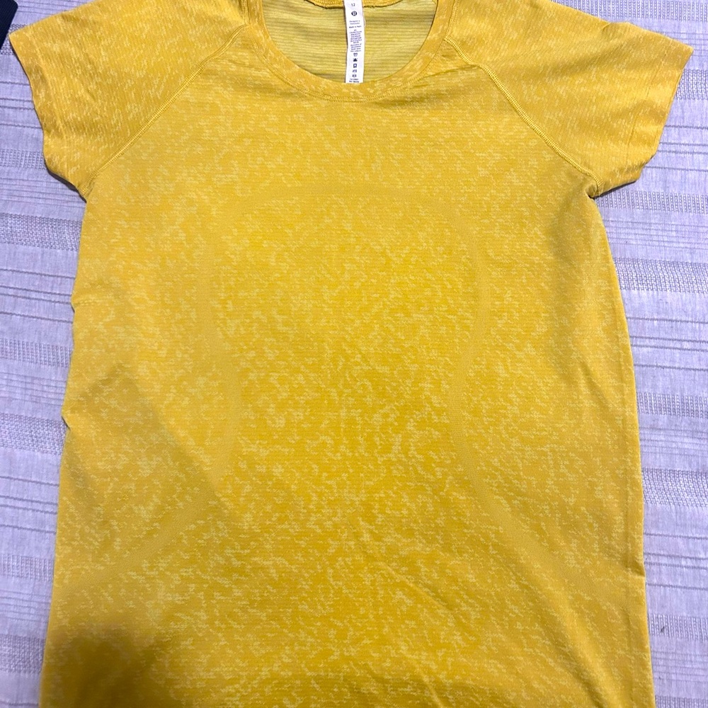 Lululemon Swiftly Tech Shirt Sleeve Size 12